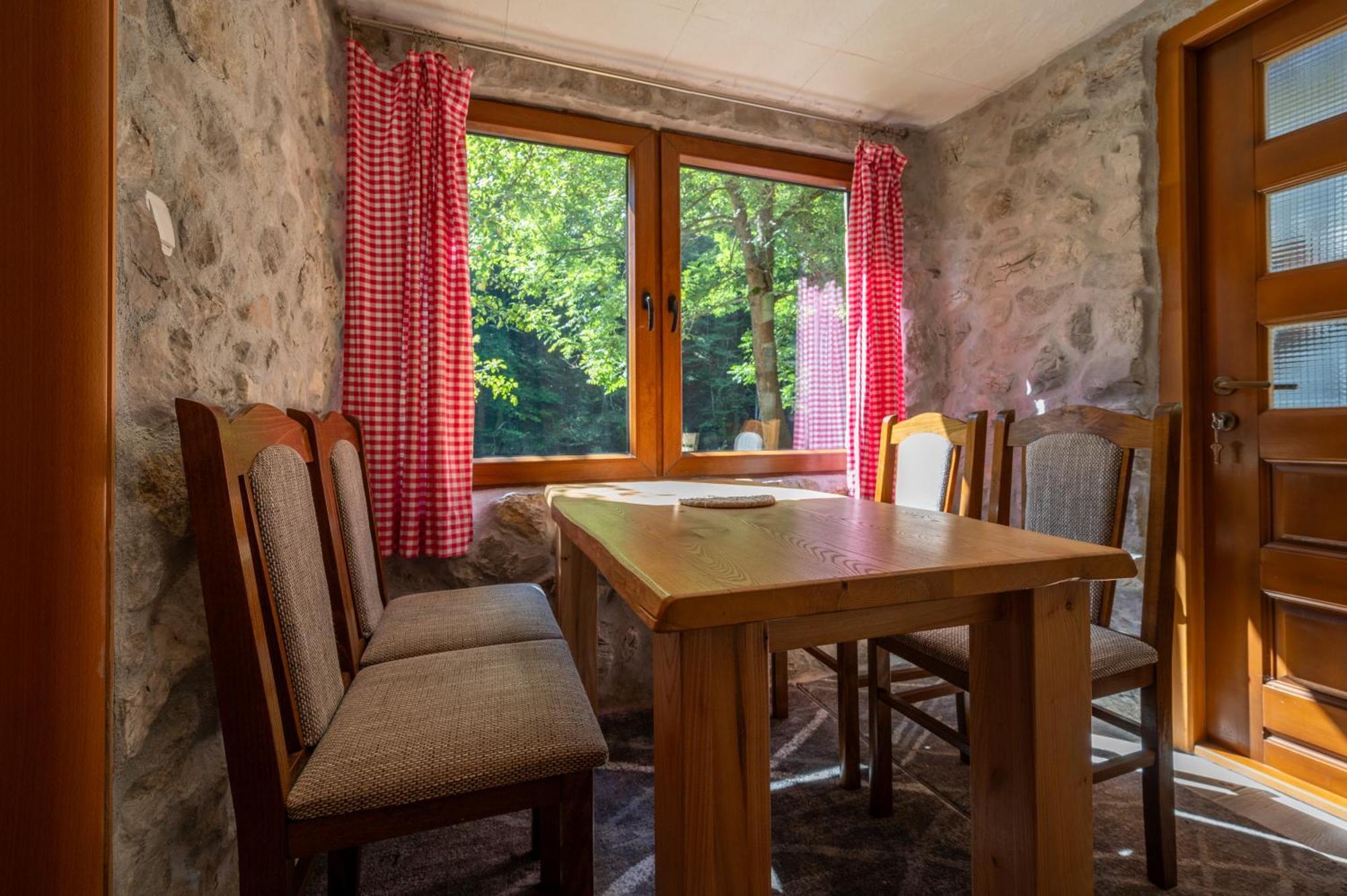 Stone Room-Kamena Soba Sipovo Exterior photo